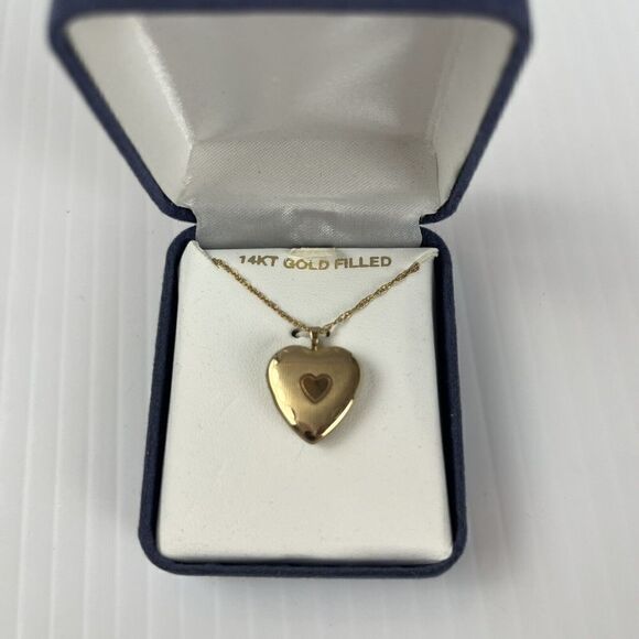 Vintage 14K Gold-Filled Heart Locket Pendant and Necklace 18” Chain NWT In Box - Picture 4 of 6